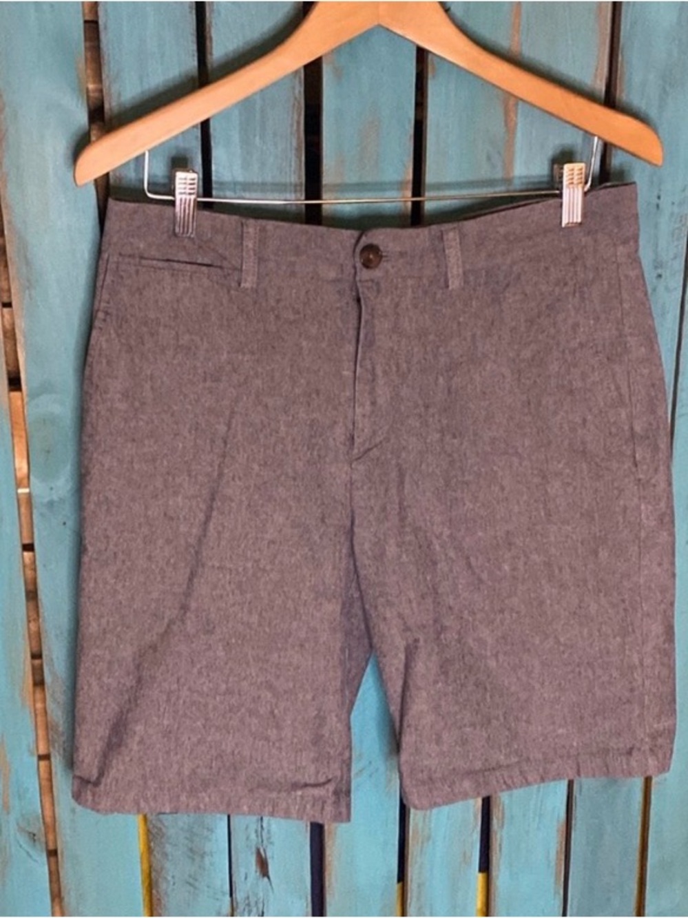 Old Navy Ultimate Slim flex fit flat front shorts size 32x9.5 chambray blue